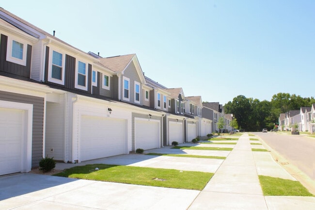 Poplin Trace in Indian Trail, NC - Building Photo - Building Photo