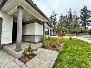 2405 NE Waterlily Wy in Poulsbo, WA - Building Photo - Building Photo