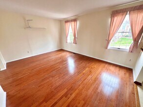 9573 Saratoga Dr in Pittsburgh, PA - Building Photo - Building Photo