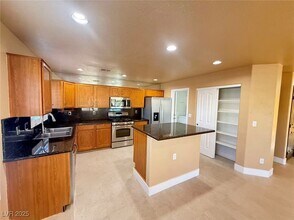 9083 Red Lava Ct in Las Vegas, NV - Building Photo - Building Photo