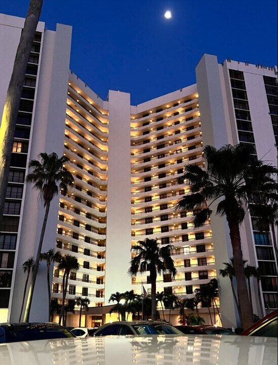 9650 S Ocean Dr, Unit 507 in Jensen Beach, FL - Building Photo