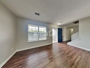 103 Granary Dr in Simpsonville, SC - Building Photo - Building Photo