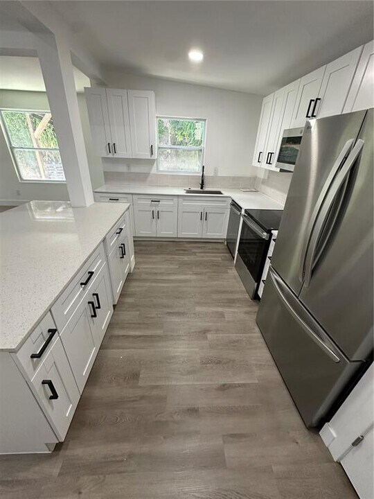 302 SW 15th St in Dania Beach, FL - Building Photo