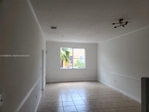 17650 NW 73rd Ave in Hialeah, FL - Building Photo - Building Photo