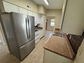 1609 Banyan Dr in Venice, FL - Building Photo - Building Photo