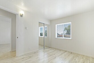 Alta Vista Apartments in Oakland, CA - Building Photo - Building Photo