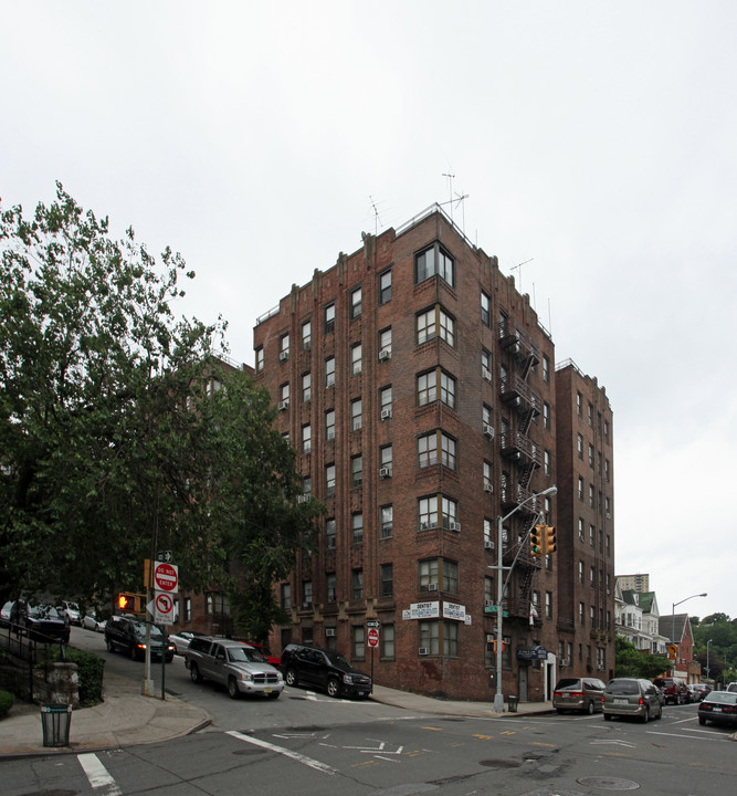 150-154 W 228th St in Bronx, NY - Foto de edificio