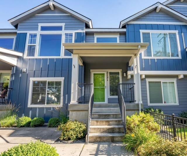 property at 2121 W Bridge Ave