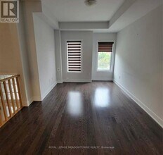 1048 Beachcomber Rd in Mississauga, ON - Building Photo - Building Photo