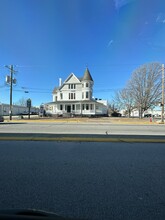 1527 Gervais St in Columbia, SC - Foto de edificio - Building Photo