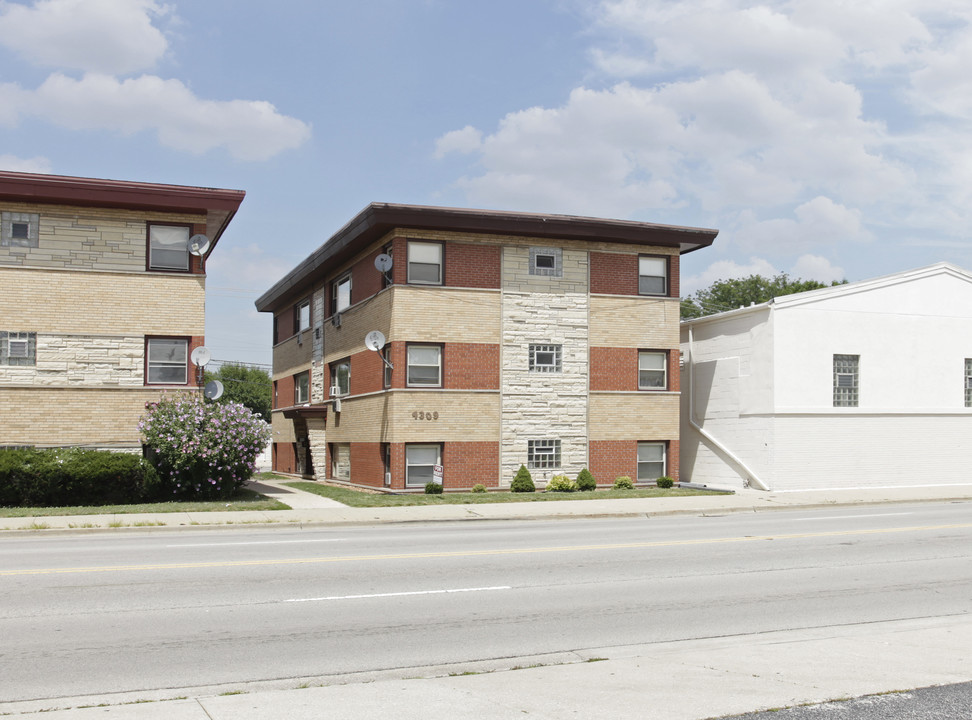 4309 Saint Charles Rd in Bellwood, IL - Building Photo