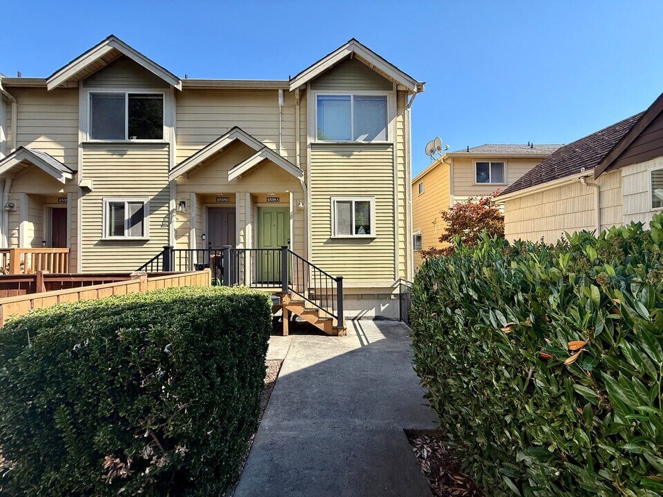 4538 41st Ave SW in Seattle, WA - Building Photo