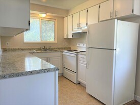 1408 W 14th Ave in Kennewick, WA - Building Photo