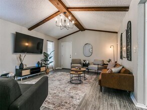 2020 W Brooks St in Norman, OK - Building Photo - Building Photo