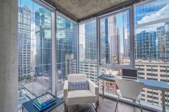 200 W Washington St in Chicago, IL - Building Photo - Building Photo