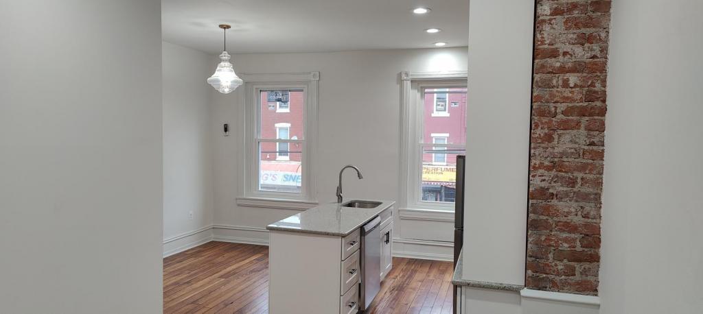 2728 W Girard Ave in Philadelphia, PA - Building Photo