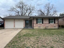 1236 Donna Dr in Richardson, TX - Building Photo
