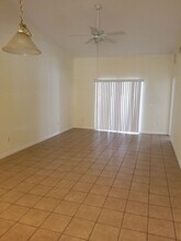 525-529 Glendale Ave in Lehigh Acres, FL - Building Photo - Building Photo