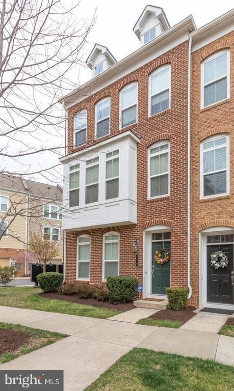 property at 9427 Canonbury Square