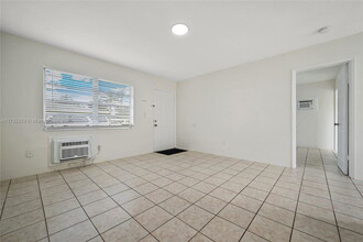 286 SE 1st Ave in Pompano Beach, FL - Building Photo - Building Photo