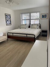 1560 NE 145th St in Miami, FL - Building Photo - Building Photo