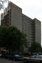 Silver Cloud Condominiums in Chicago, IL - Building Photo - Building Photo