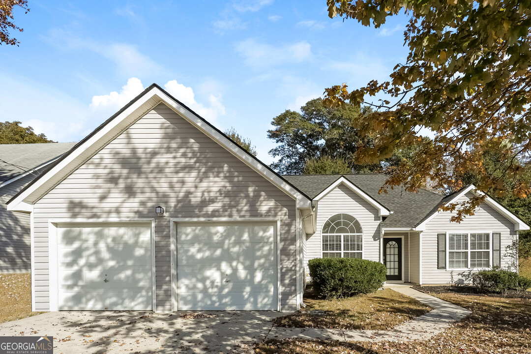 6024 Birdseye Tr in College Park, GA - Foto de edificio