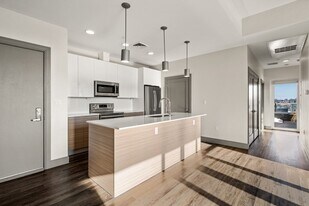 400 Mystic Ave in Somerville, MA - Building Photo