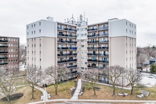 Anchorage Apartments in Oakville, ON - Building Photo