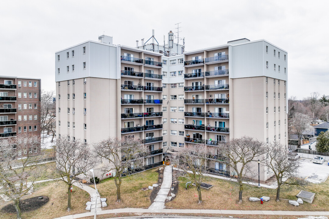 Anchorage Apartments* in Oakville, ON - Building Photo