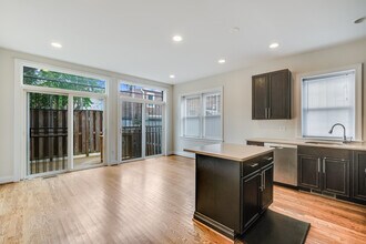 440 Warner St NW, Unit B in Washington, DC - Building Photo - Building Photo
