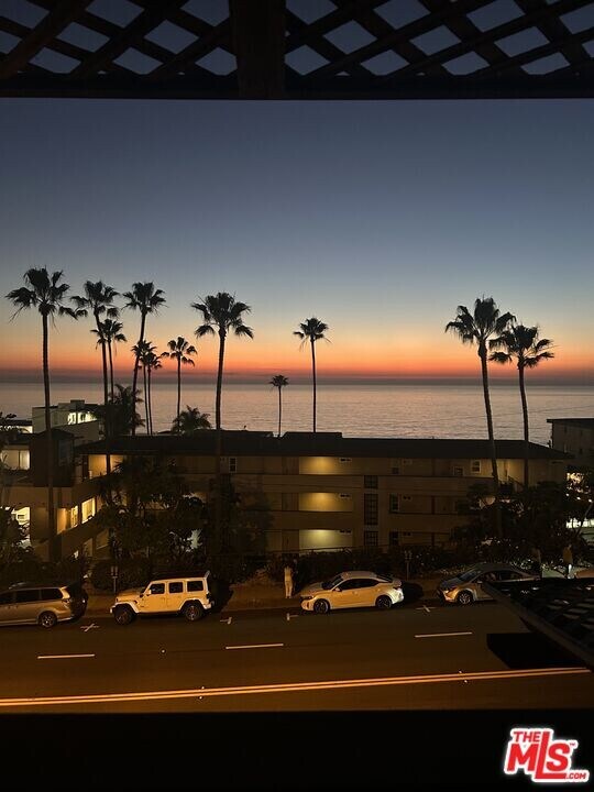 653 Ramona Ave in Laguna Beach, CA - Building Photo