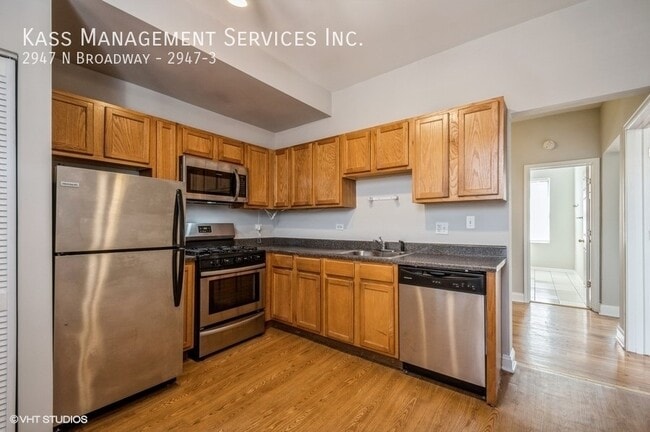 2947 N Broadway