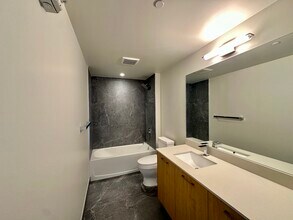 321 NW 31st St, Unit B2 in Miami, FL - Building Photo - Building Photo