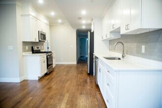 53 Quint Ave, Unit 1 in Boston, MA - Foto de edificio - Building Photo