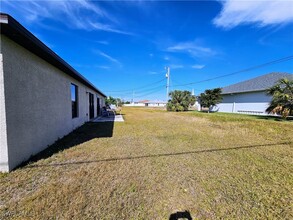 943 Skyline Blvd in Cape Coral, FL - Building Photo - Building Photo