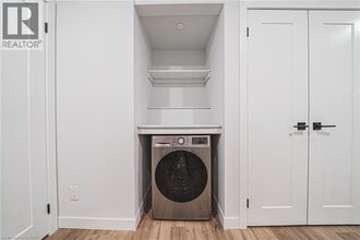 555 Sanatorium Rd in Hamilton, ON - Building Photo - Building Photo