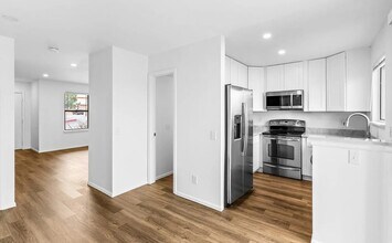 11674 Community Center Dr in Northglenn, CO - Building Photo - Building Photo