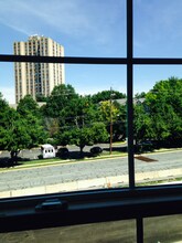 9726 Fields Rd in Gaithersburg, MD - Foto de edificio - Building Photo