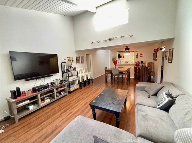 18350 Hatteras St, Unit 260 in Tarzana, CA - Building Photo - Building Photo