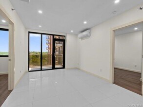 124-28 Queens Blvd, Unit PH-B in Queens, NY - Building Photo - Building Photo