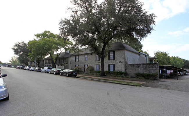 Inglewood Village in Houston, TX - Foto de edificio - Building Photo