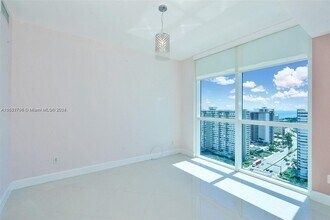1945 S Ocean Dr in Hallandale Beach, FL - Building Photo - Building Photo