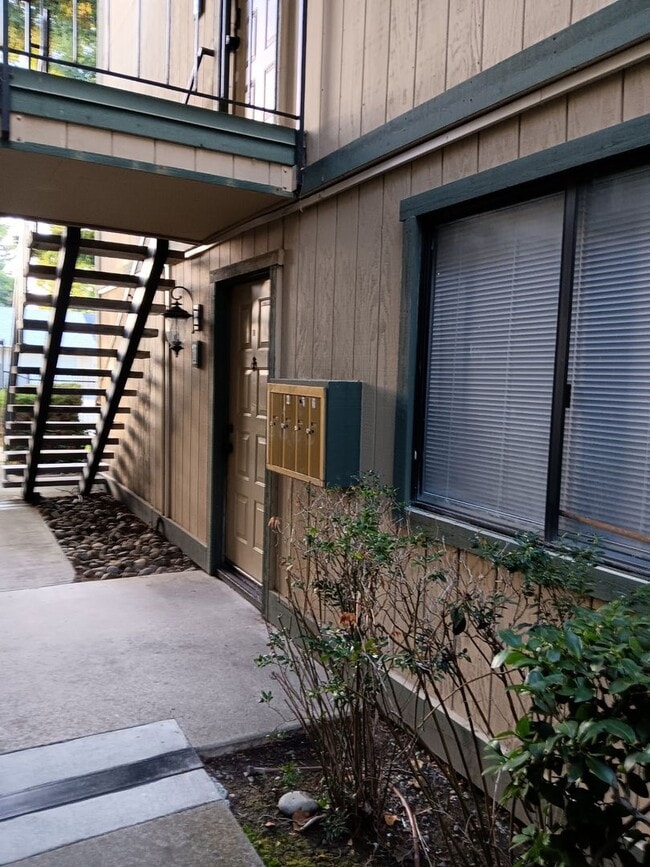 property at 351 Del Verde Cir