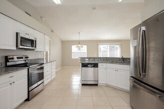7905 Apple Blossom Dr in Lakeland, FL - Building Photo - Building Photo