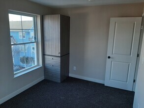 55 3rd W St, Unit 1 in Lowell, MA - Building Photo - Building Photo