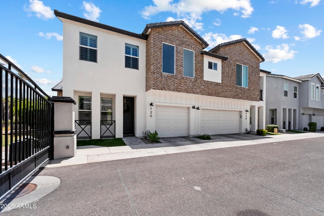 3030 N 38th St in Phoenix, AZ - Building Photo - Building Photo