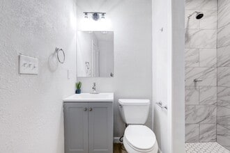 3122 W César E Chávez Blvd in San Antonio, TX - Building Photo - Building Photo