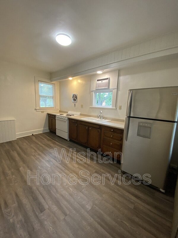 property at 525 S Lafayette St
