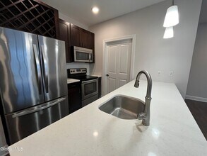 130 Excelsior Ave in Saratoga Springs, NY - Building Photo - Building Photo